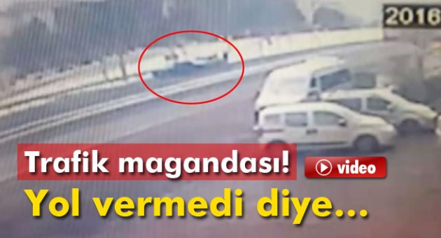 ‘Yol vermedin’ dediği sürücüyü başından vurup kaçtı