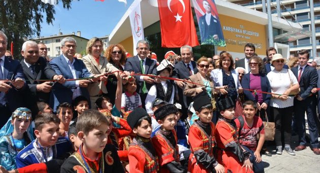 YÜCESOY VE KARŞIYAKA BELEDİYESİ'NDEN ÇOCUK KÜTÜPHANESİ