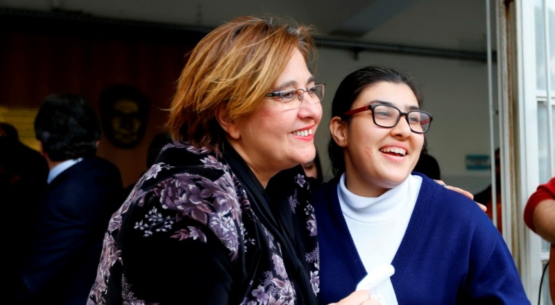 Yüzleri hep gülsün