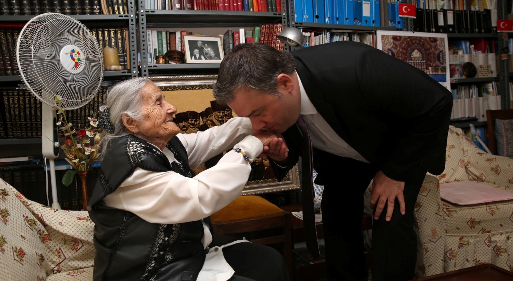 Yüzyıllık Eğitim Çınarı Buca’da parlıyor