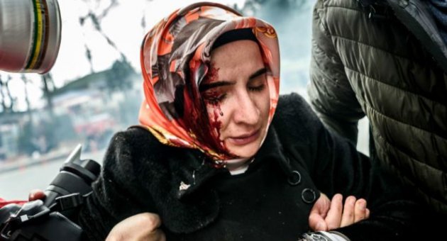 Zaman gazetesi önünde ikinci polis müdahalesi