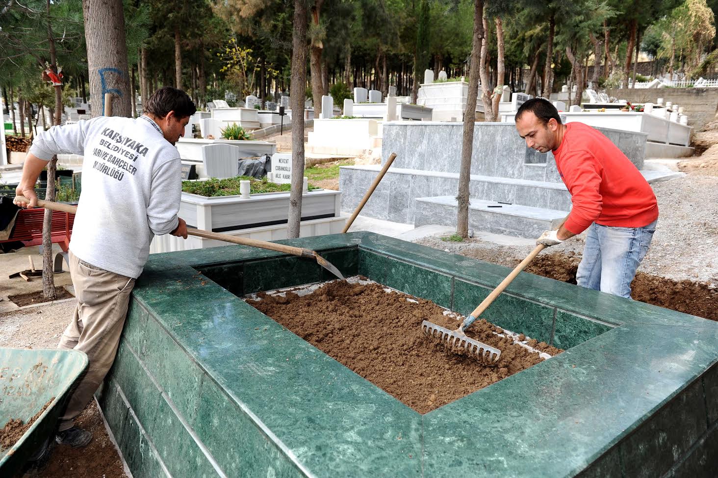 Zühtü Işıl&#039;ın mezarı Karşıyaka&#039;ya taşındı