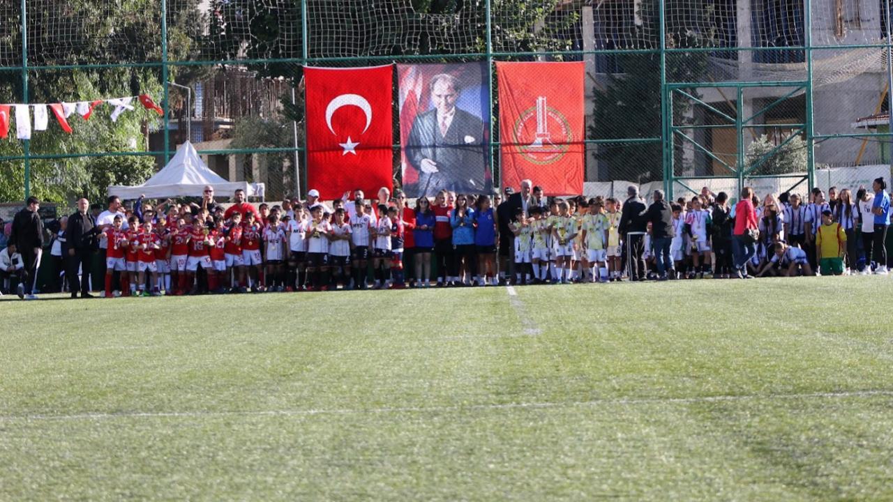 Atatürk’ün çocukları Cumhuriyet Kupası için sahaya çıktı