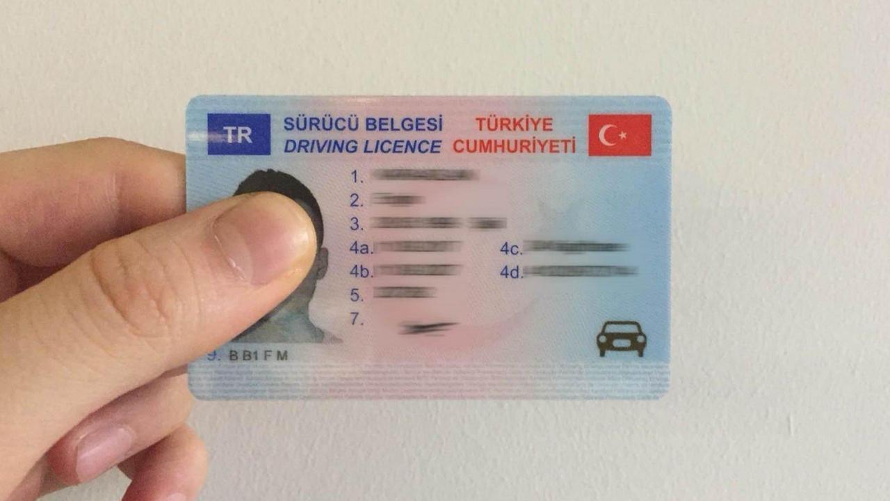 Bakanlıktan açıklama: Yeni hız sınırı limitini aşan sürücülerin ehliyeti 90 günlüğüne iptal edilecek