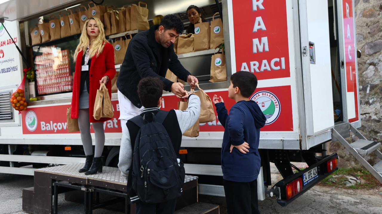 Balçova Belediyesi’nden Okullarda Beslenme Desteği