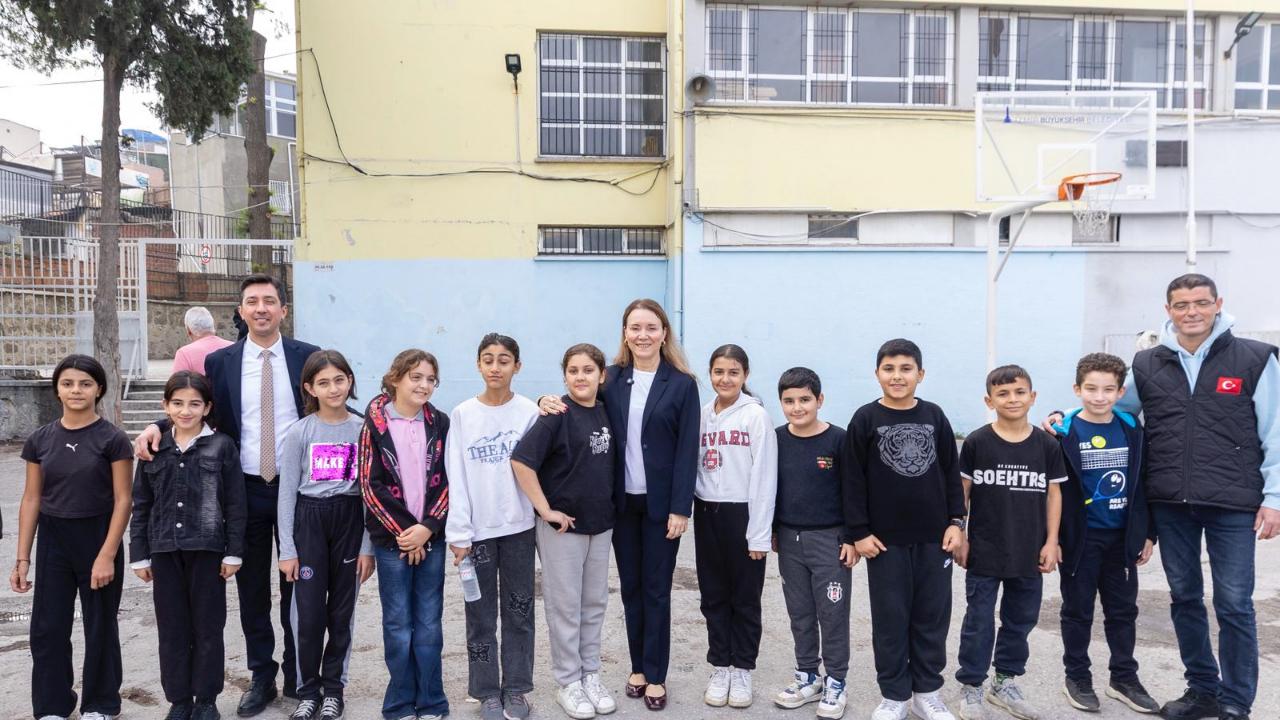 Başkan Mutlu’dan öğrencilere sürpriz ziyaret