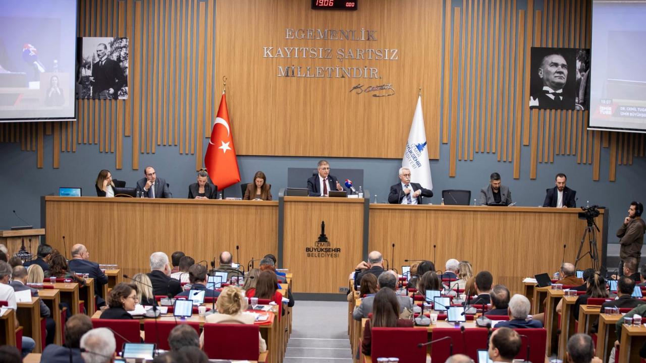 Başkan Tugay Çankaya Katlı Otoparkı’nın yıkım kararını değerlendirdi