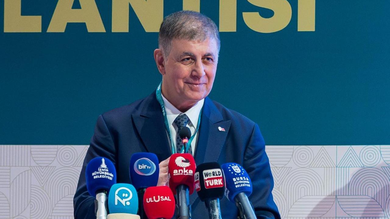 Başkan Tugay iklim krizine dikkat çekti “Önce bilinç sonra doğru bir planlama ile önlemek imkansız değil”