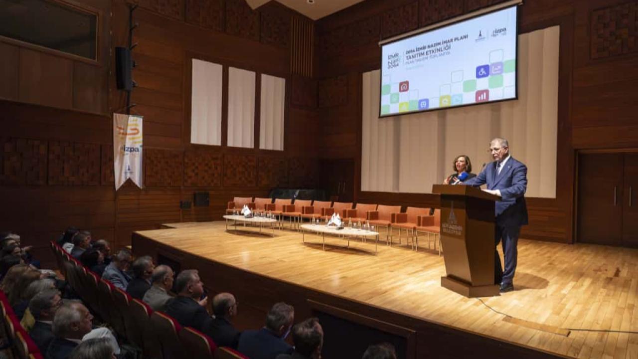 Başkan Tugay kentin geleceği “İzmirNİP2054”ü tanıttı