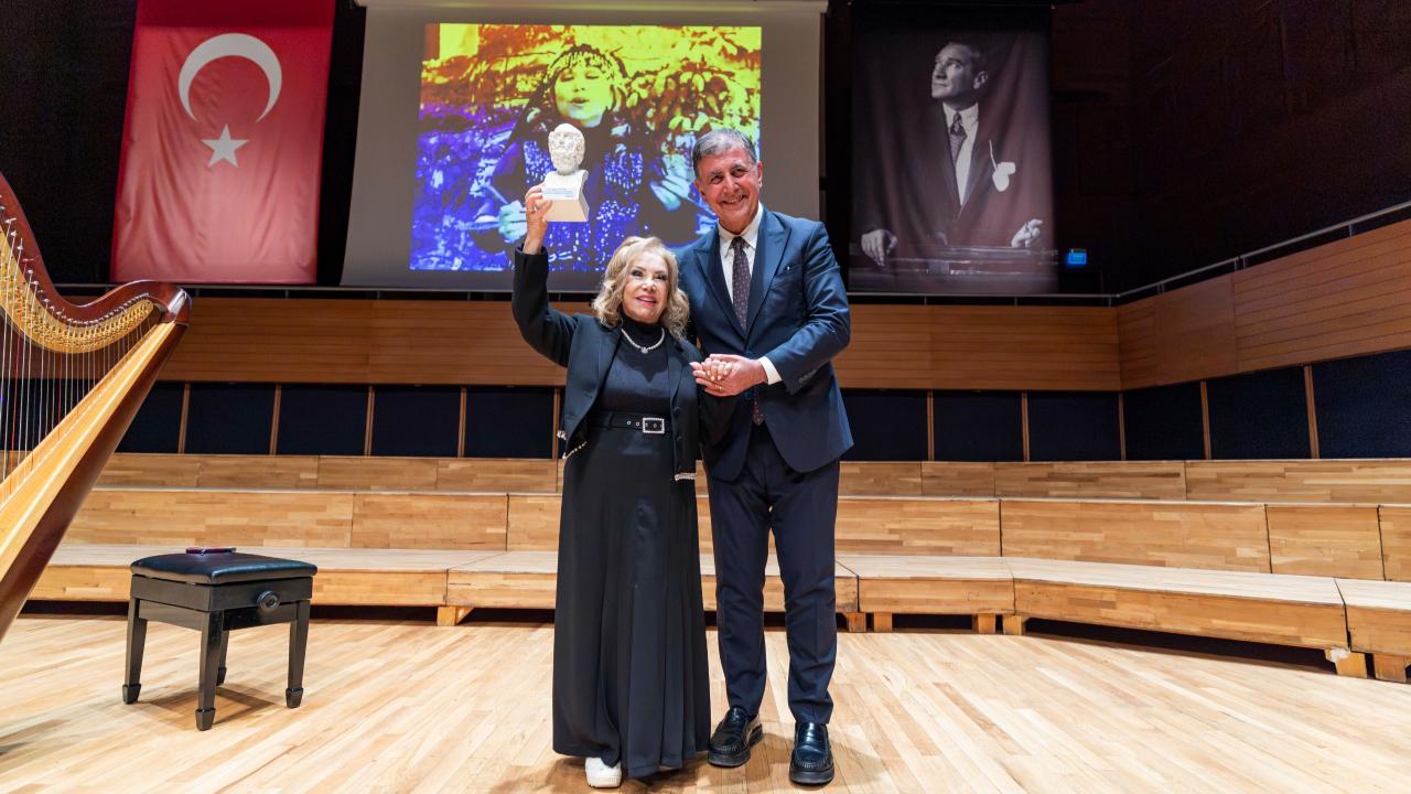 Başkan Tugay: Kültürün, sanatın, bilimin ve emeğin yanında olmayı sürdüreceğiz