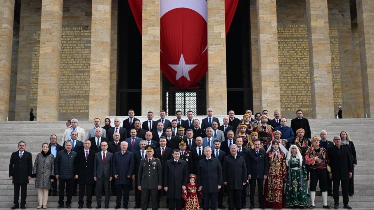 Başkent&#039;ten Ata&#039;ya saygı duruşu