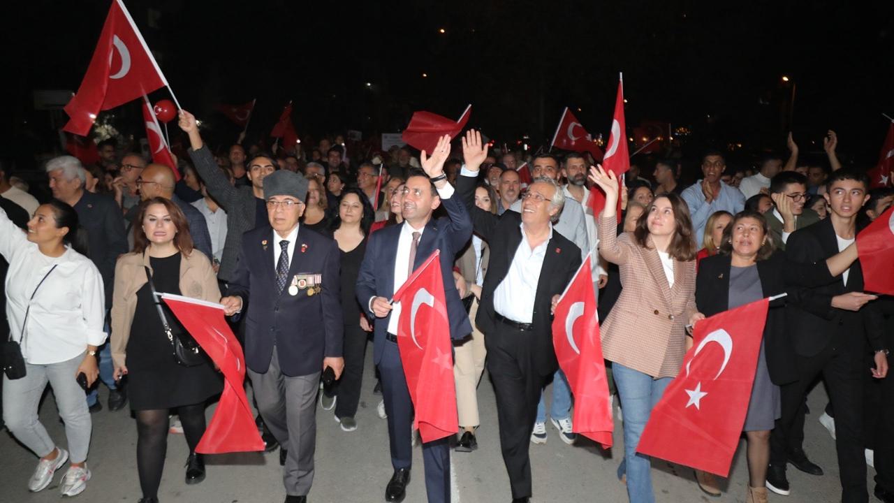 Bayraklı’da Cumhuriyet Bayramı Coşkusu