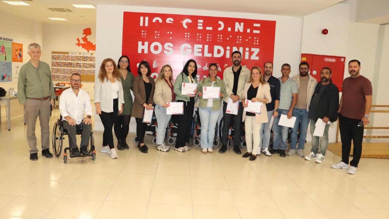 Buca Belediyesi personeline “empati” eğitimi