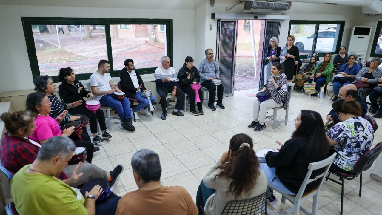 Buca’da engeller ritimle aşılıyor