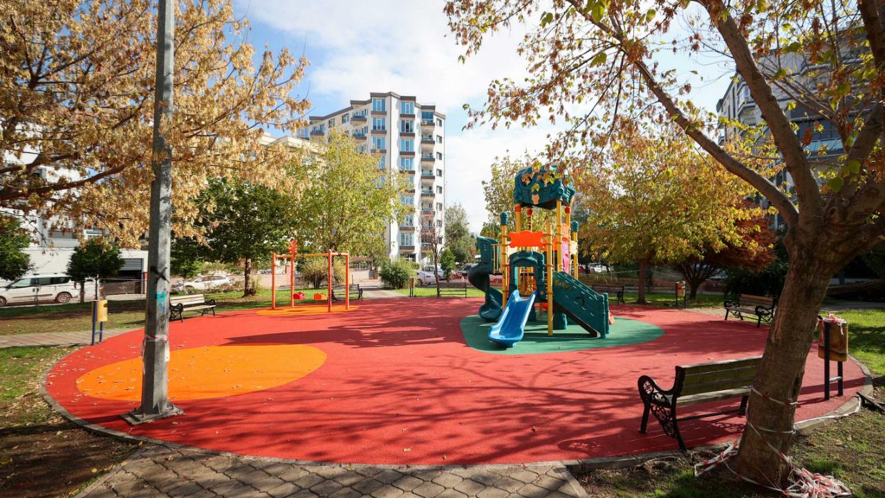 Buca’da park ve refüjlerde hummalı çalışma