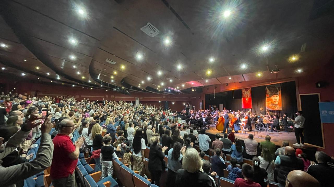 Çocuk Senfoniden Cumhuriyet Konseri