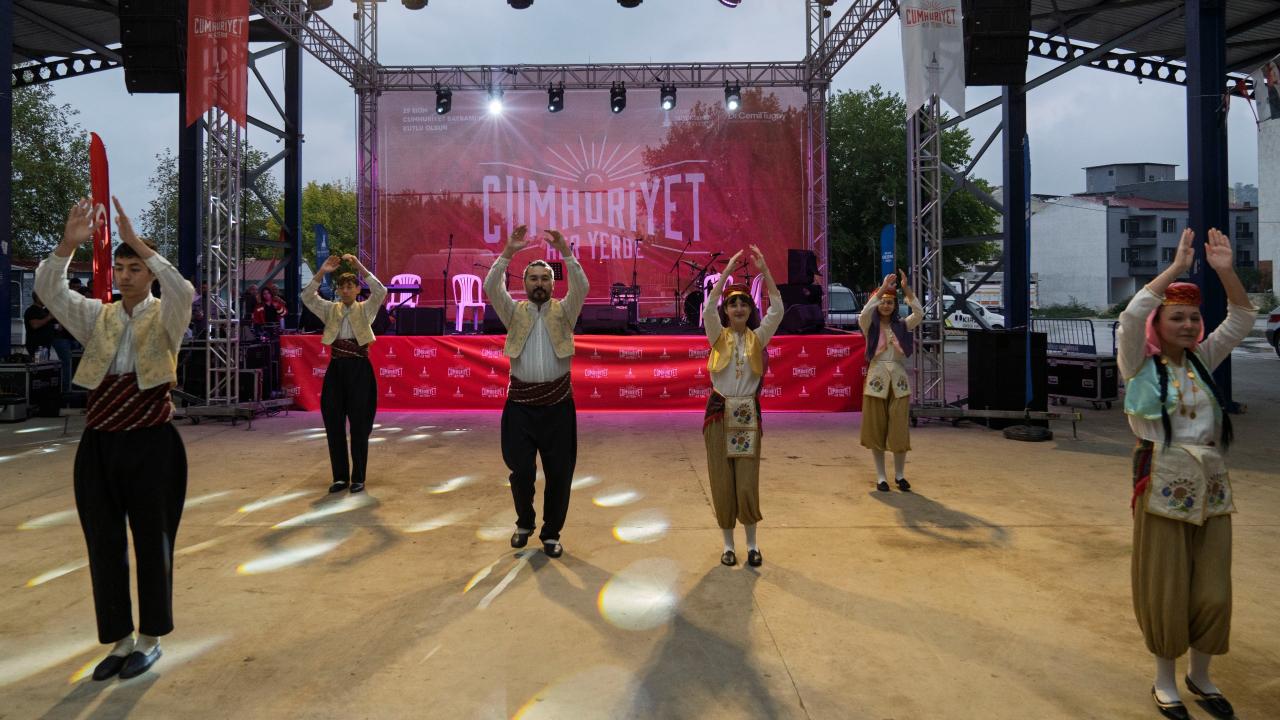 Cumhuriyet coşkusu Kiraz’da