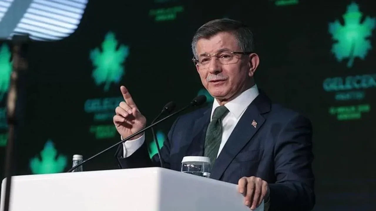 Davutoğlu&#039;nun konferansı iptal edildi: Gelecek Partisi&#039;nden üniversiteye tepki
