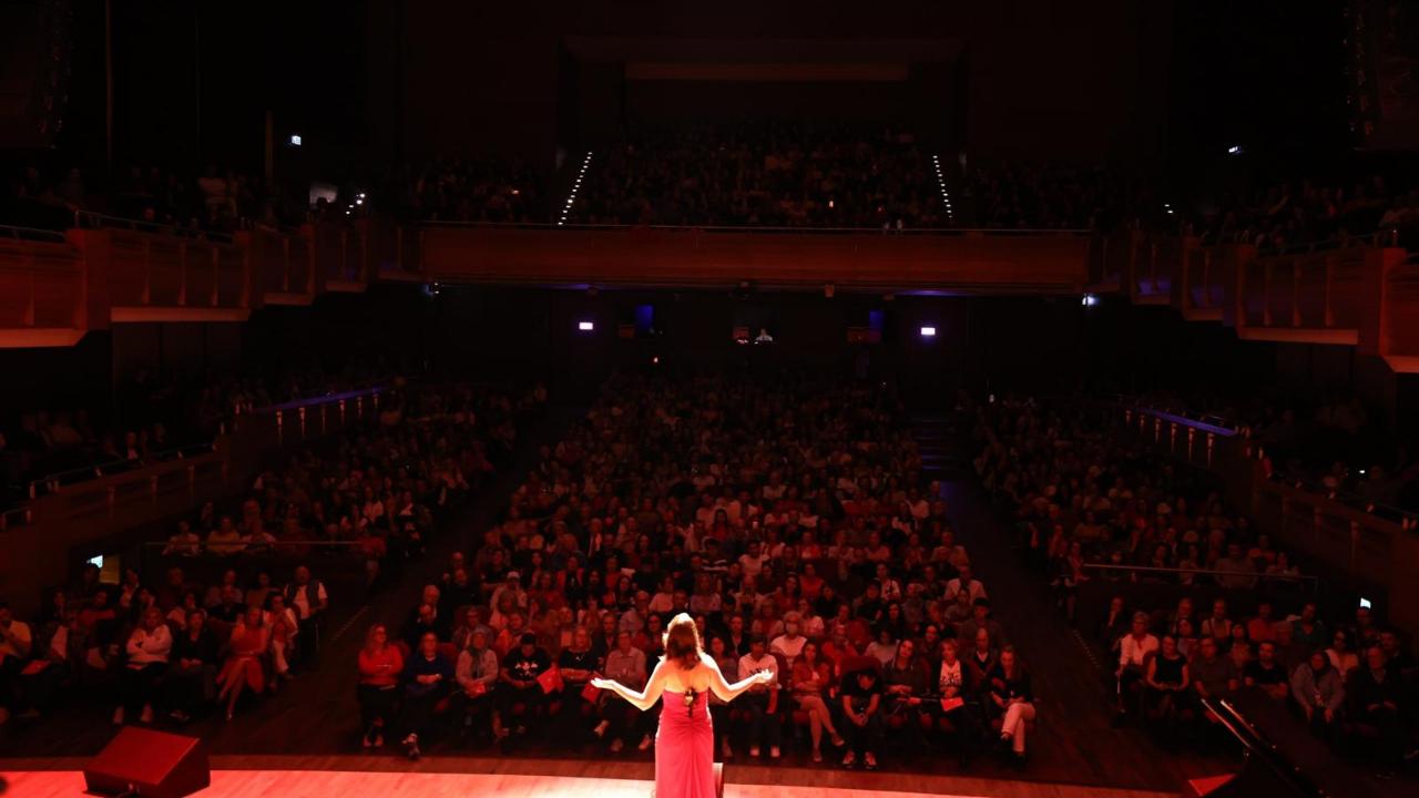 Dilek Türkan ile Cumhuriyet’e Şarkılar