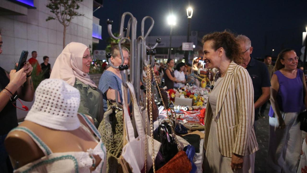 “El Emeği Gece Pazarı” kadınlara kazanç kapısı oldu