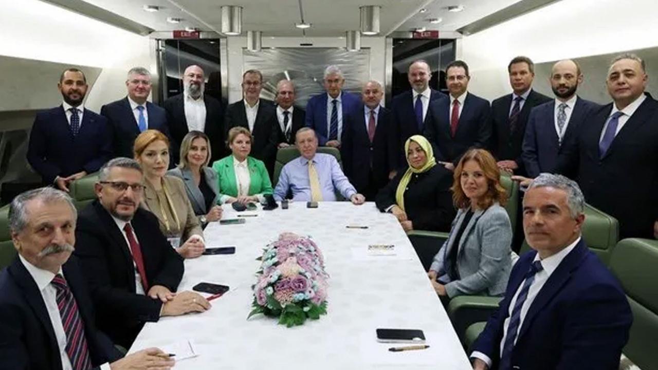 Erdoğan&#039;dan resepsiyon fotoğrafına ilk yorum!