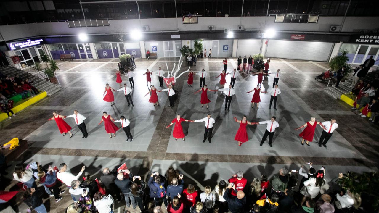 Güzelbahçe’de 102. Yıl coşkusu Kortej ve Konserle Kutlandı
