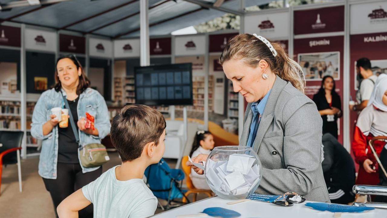 İZKİTAP’ta “Şehrin Kalbinde Yeni Buluşma Noktaları”