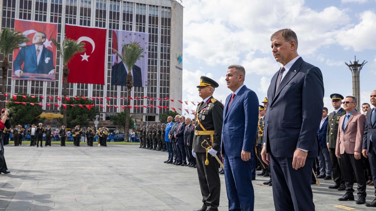 İzmir’de Cumhuriyet Bayramı kutlamaları başladı