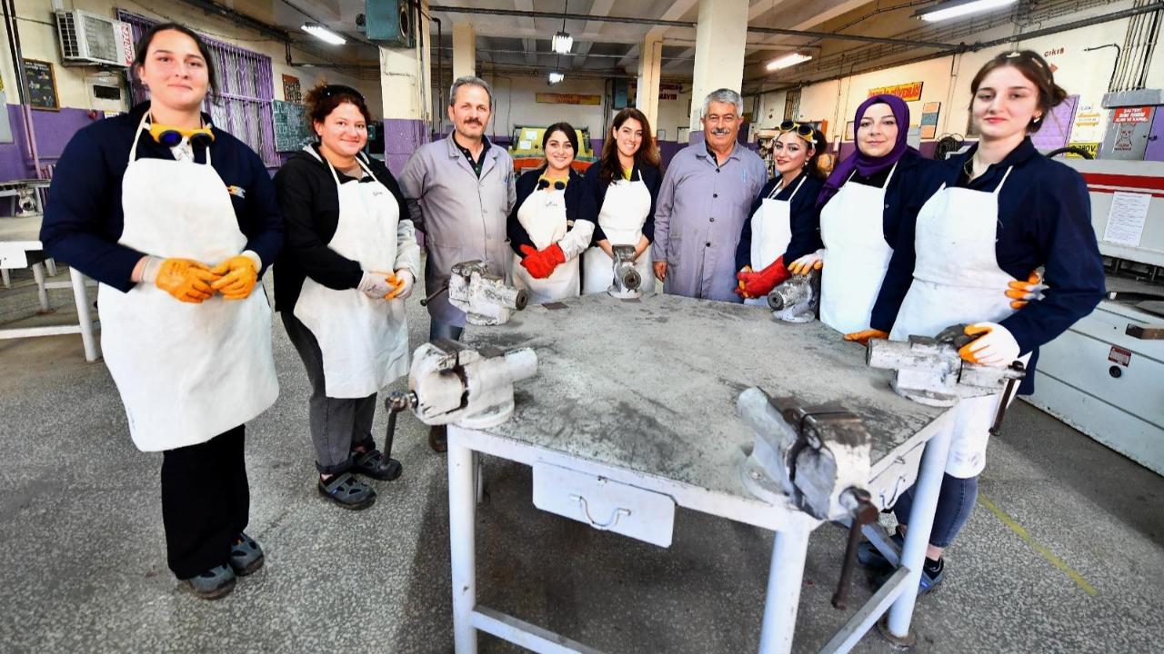 İzmir’de kadınlar ve gençler istihdamda daha fazla yer alacak