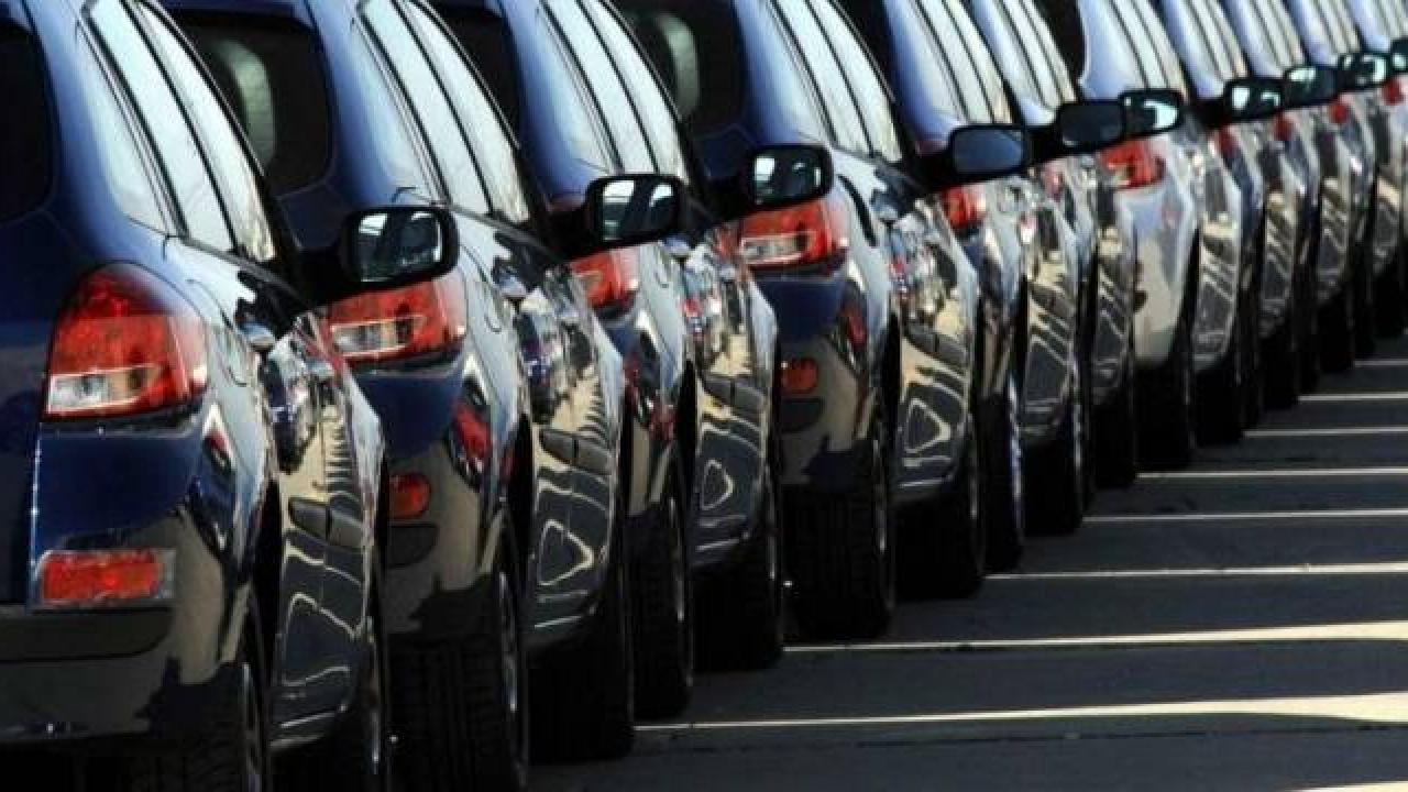 İzmir&#039;de trafiğe kayıtlı araç sayısı Eylül ayı sonu itibarıyla 2 milyon 60 bin 740 oldu