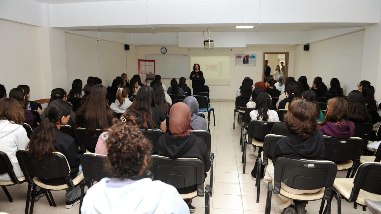 KARGEM’de kız öğrencilere kadın sağlığı eğitimi