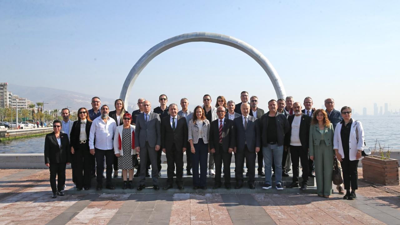 Karşıyaka’da “Muhtarlar Günü” zirvesi!