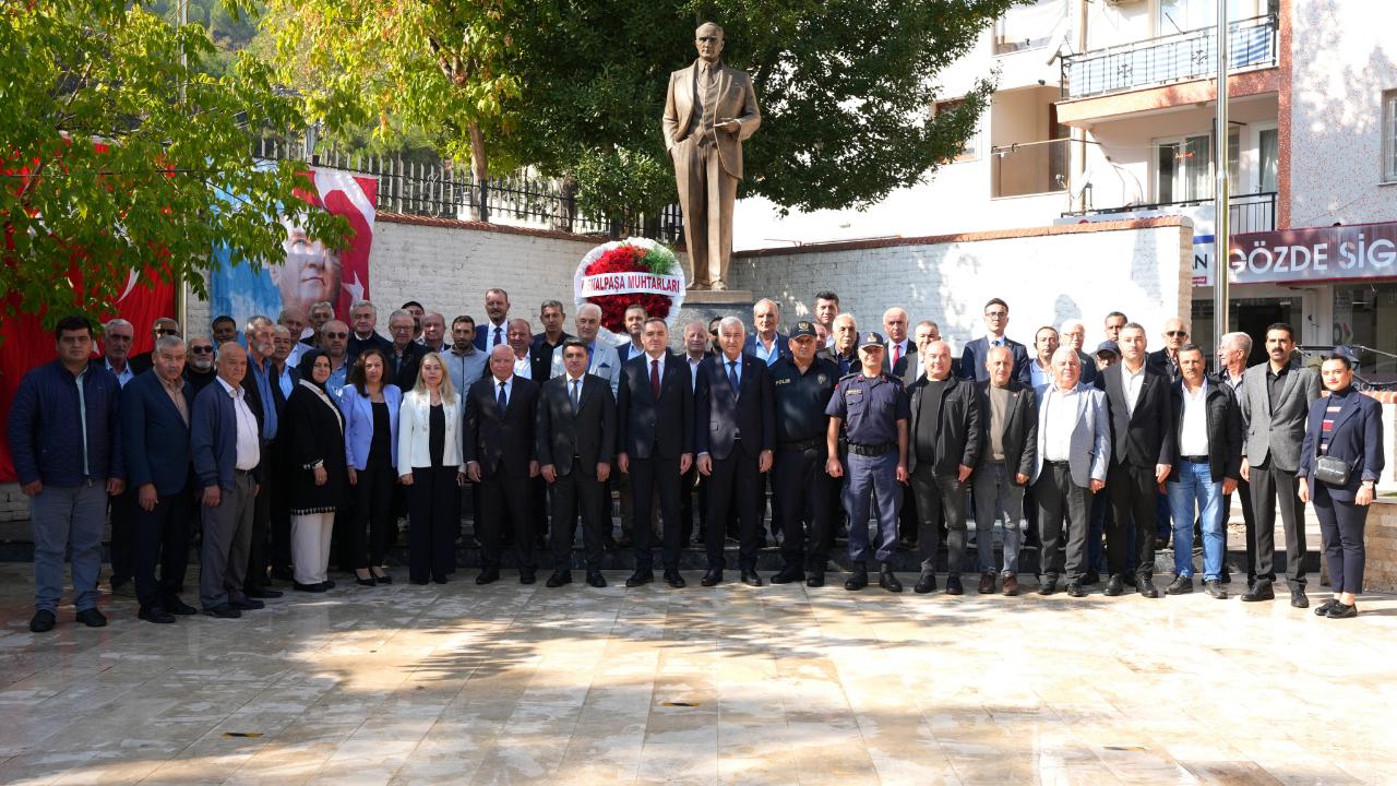 Kemalpaşa protokolü mahalle muhtarlarıyla bir araya geldi