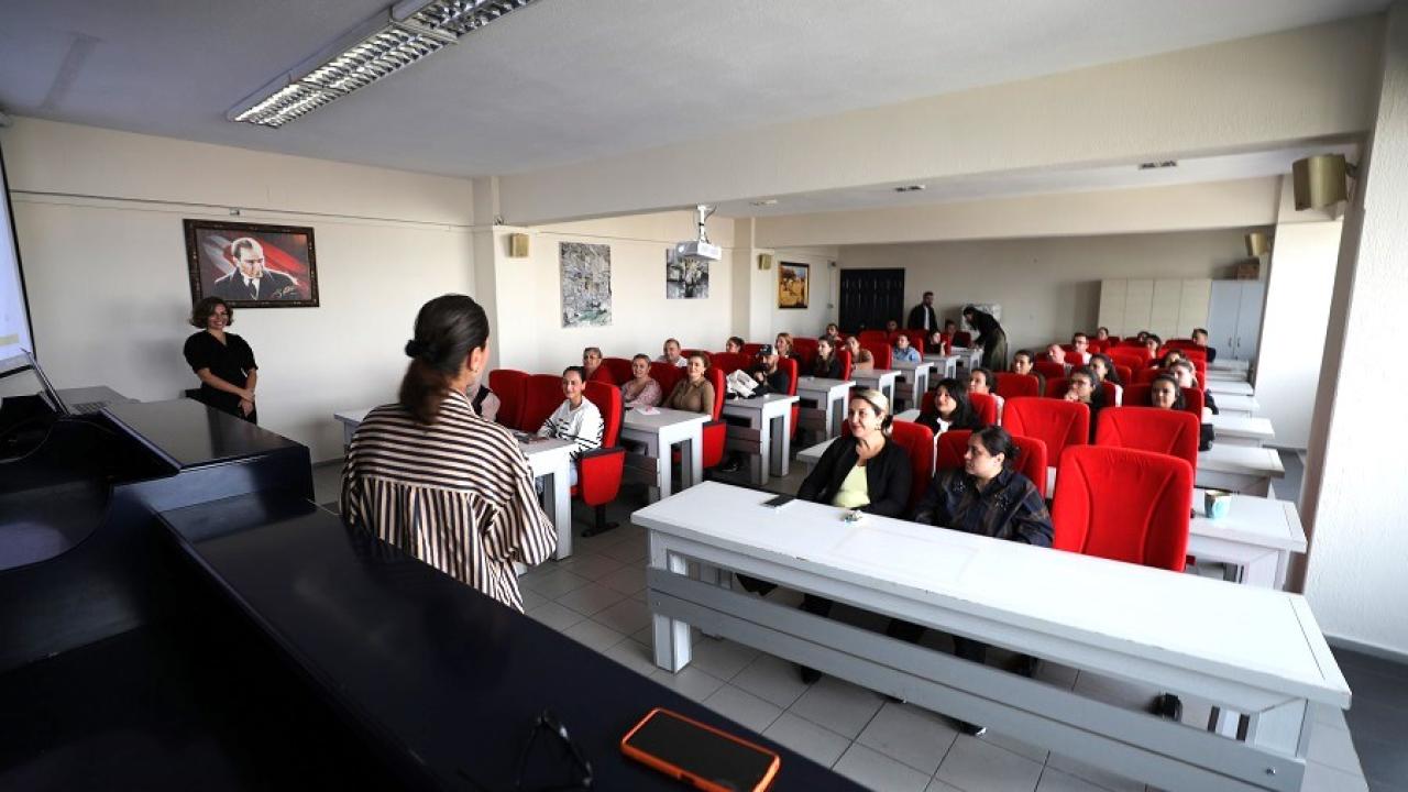 Menderes Belediyesi’nde Personele İşaret Dili Eğitimi