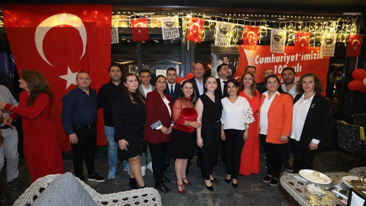 Menderes’in Her Noktasında Cumhuriyet Coşkusu