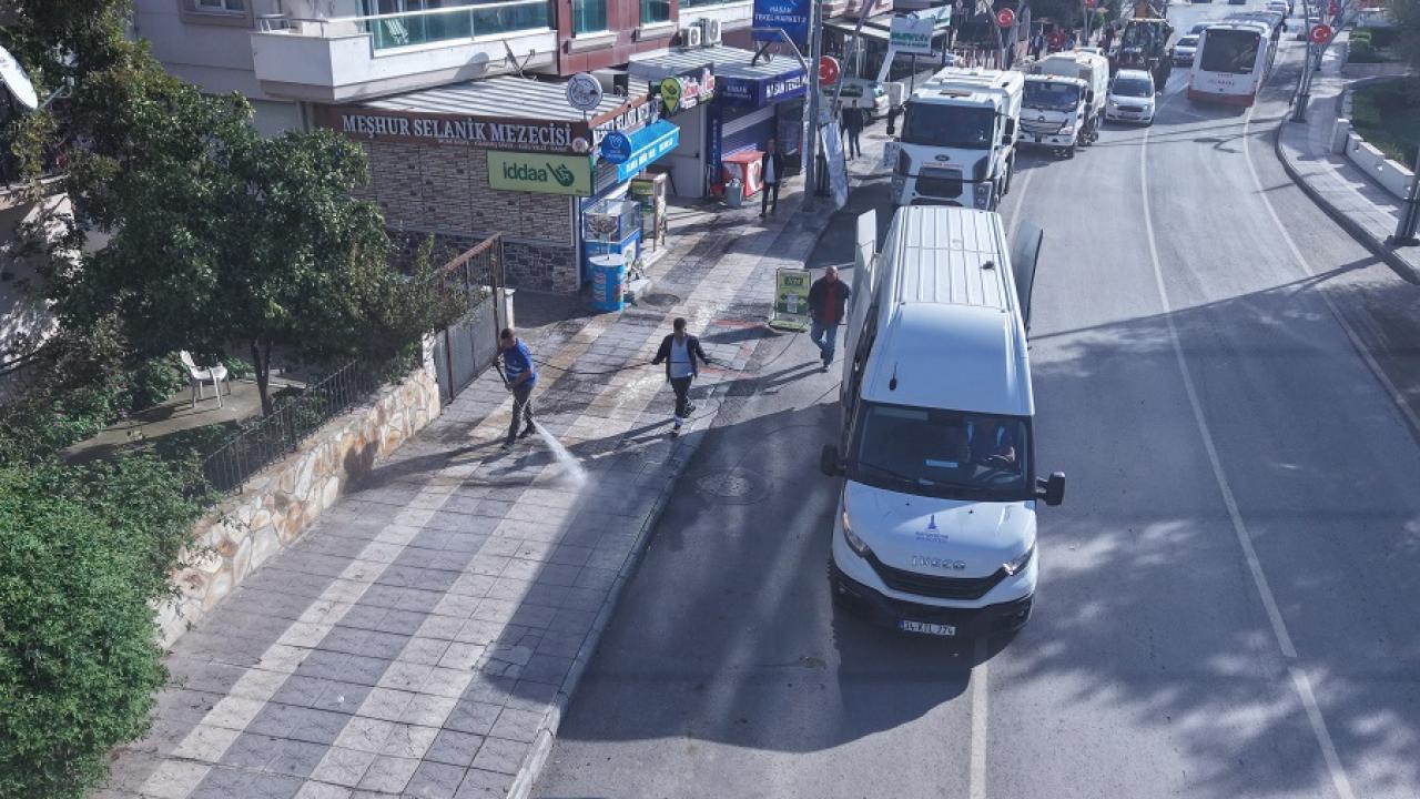 Menderes’te Caddeler Tertemiz