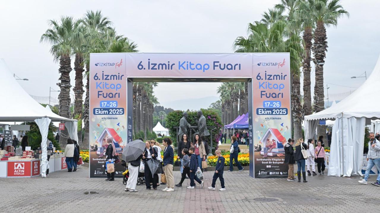 Onur konuğu Mehmet Eroğlu 50 yıllık edebiyat serüvenini anlattı