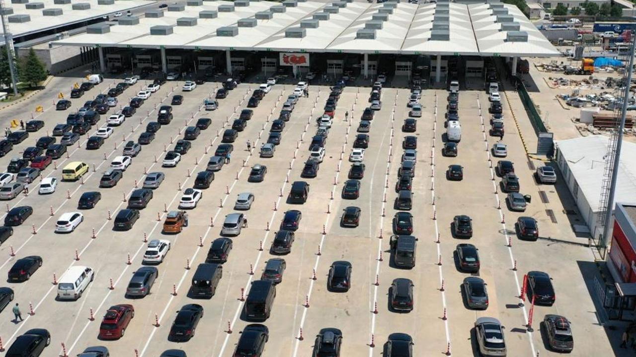 Yabancı plakalı araçlar için yeni uygulama Resmi Gazete&#039;de: Ceza ödenmeden sınırdan geçiş yasak!