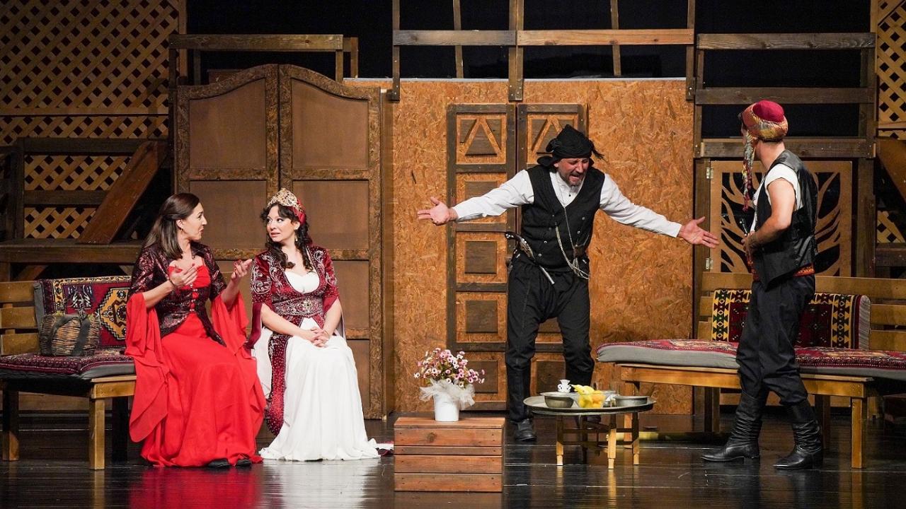 Yedi Kocalı Hürmüz oyunuyla sezon açılışı