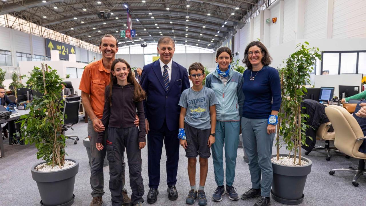 Başkan Tugay, Fransız gezgin aileyi ağırladı