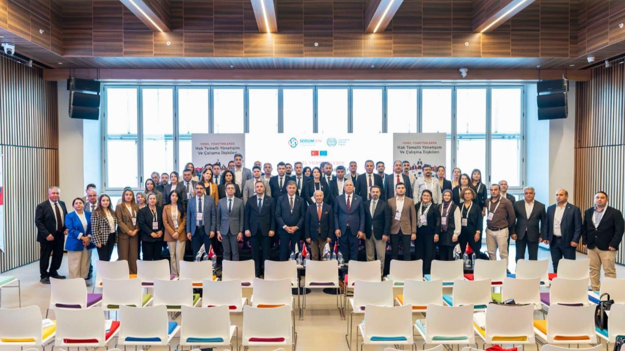 Başkan Tugay: Makam odalarını kaldırıyoruz