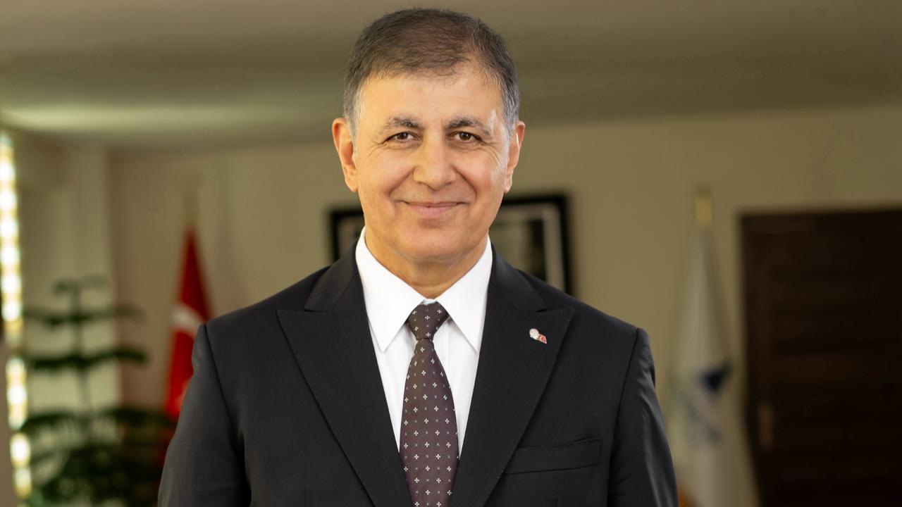 Başkan Tugay: Milletleri kurtaranlar yalnız ve ancak öğretmenlerdir