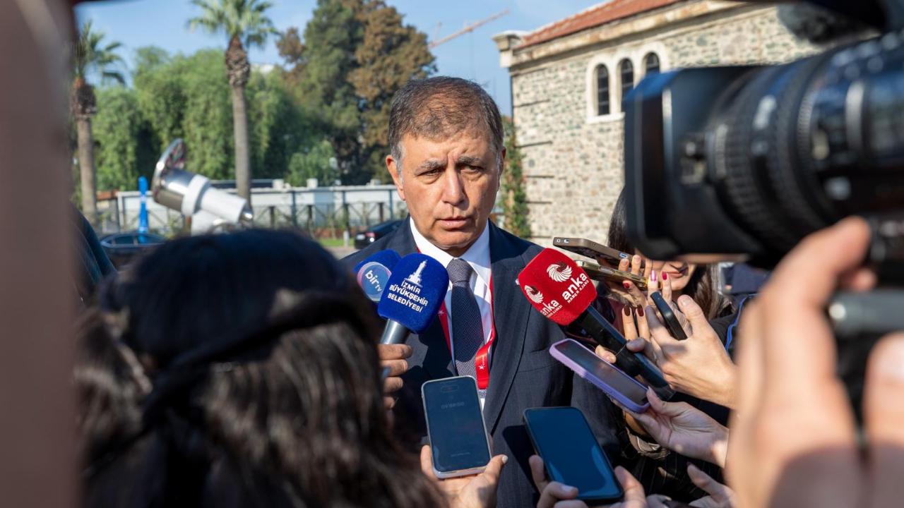 Başkan Tugay’dan İzmir’in çöp sorununun çözümü için açıklama “Hepimizin boynunun borcu, ben üzerime düşeni yapıyorum”