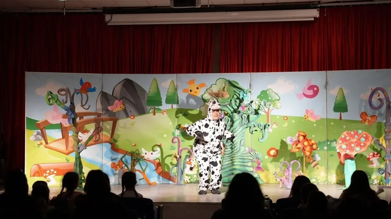 Bayındır’da Ara Tatil Çocuk Tiyatrosu Neşesi!