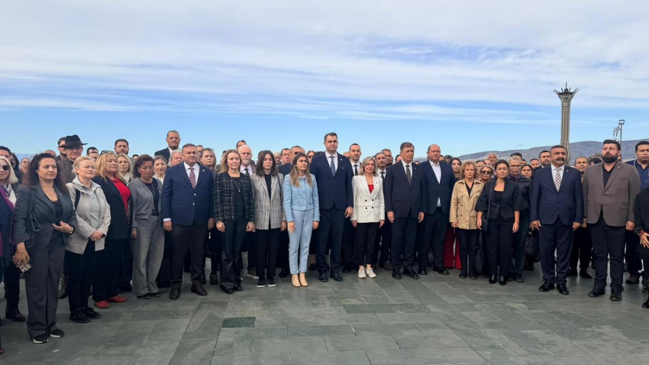 CHP İzmir 24 Kasım&#039;da Başöğretmenin Huzurundaydı