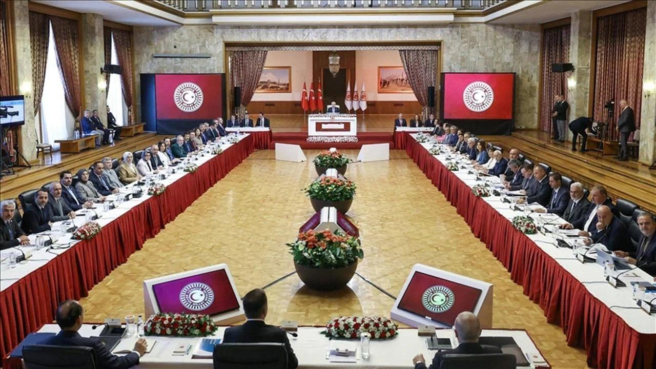 CHP, komisyon salonundan ayrıldı: Kapalı oturum kararı alındı!