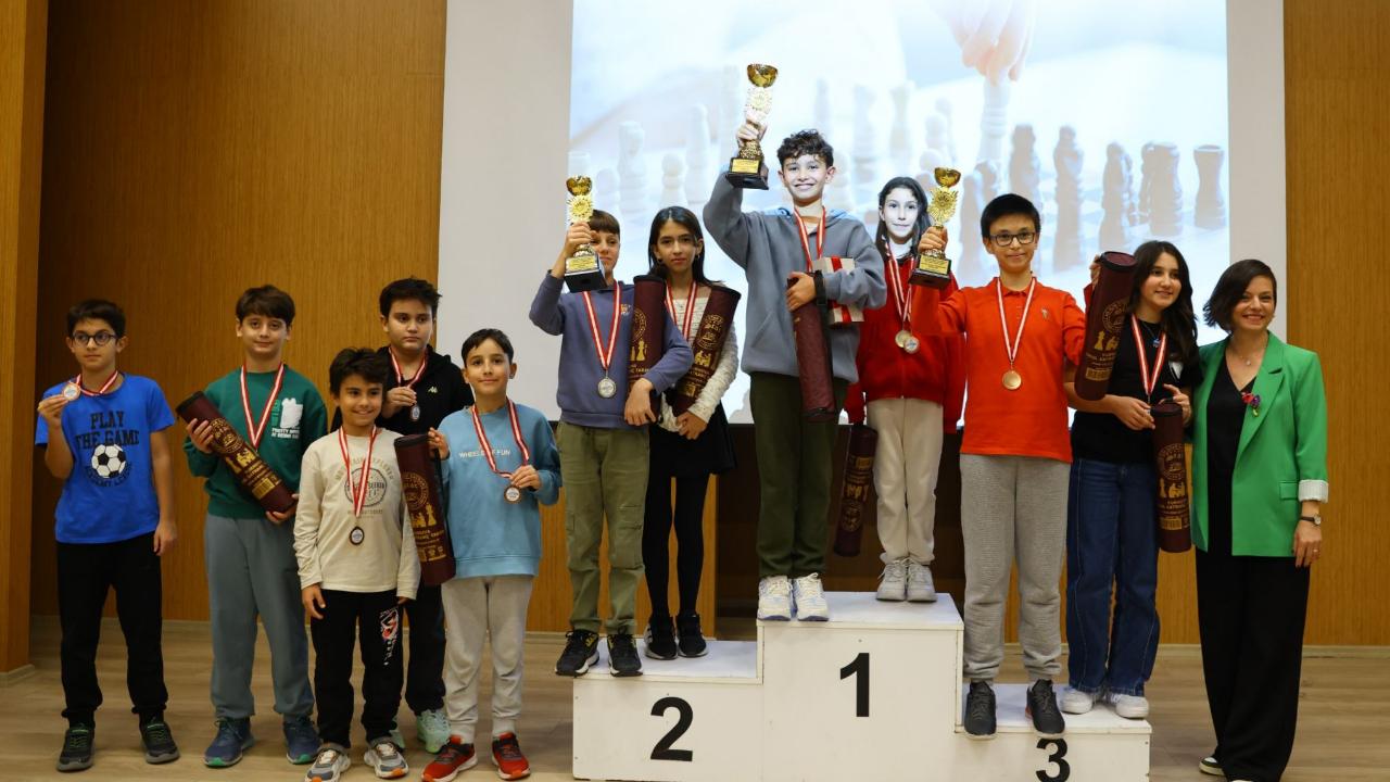 Geleceğin Satranççıları Karabağlar’da Bir Araya Geldi