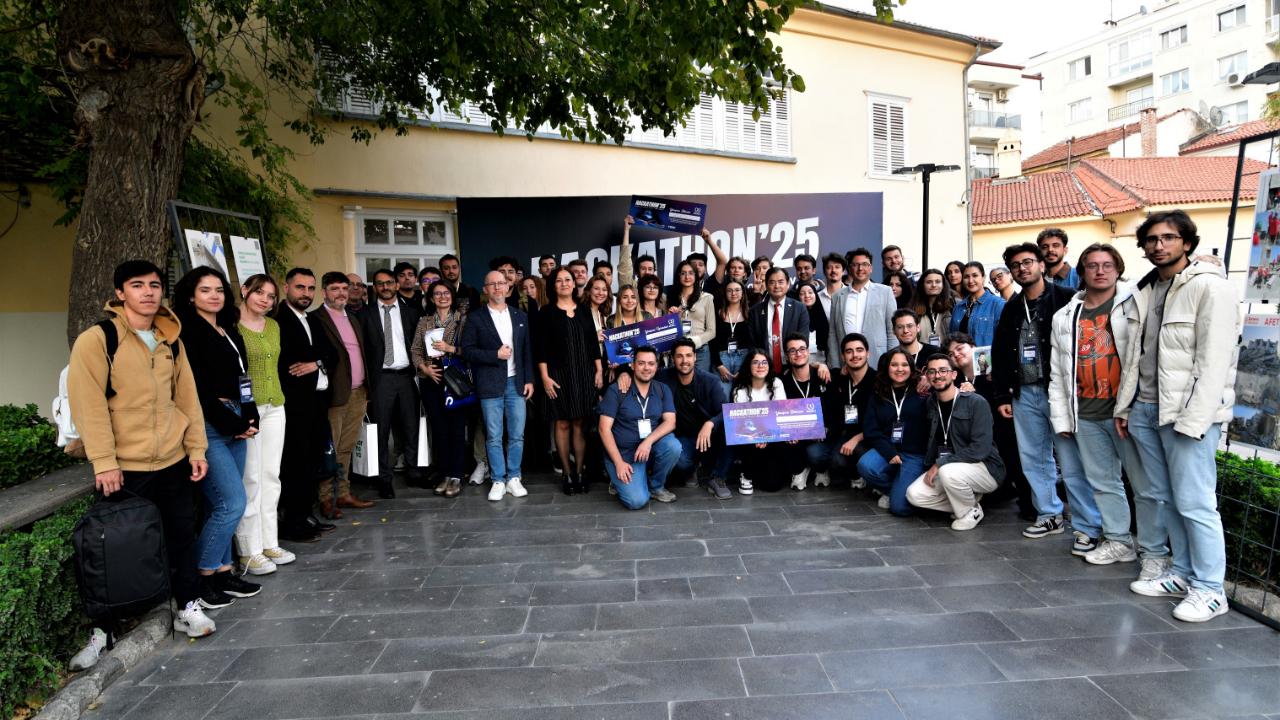 Genç beyinler afetlere dirençli Bornova için kod yazdı