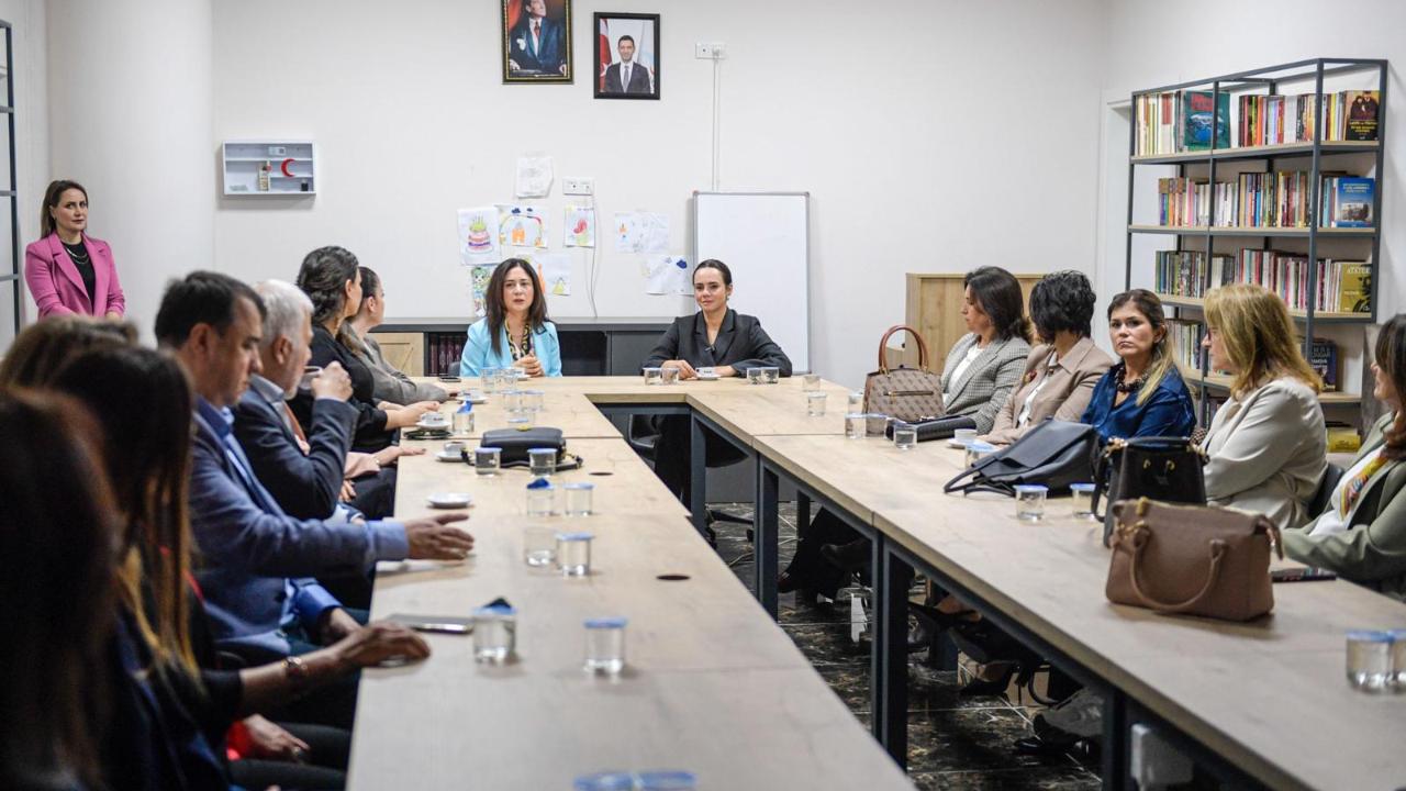 İzmirli başkanların eşleri Bayraklı’da buluştu