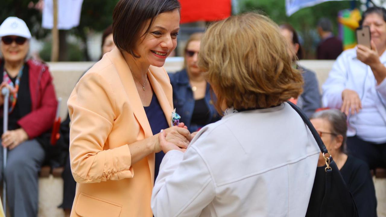 Karabağlar ‘da Parklar Yenileniyor, Mahalleler Güzelleşiyor